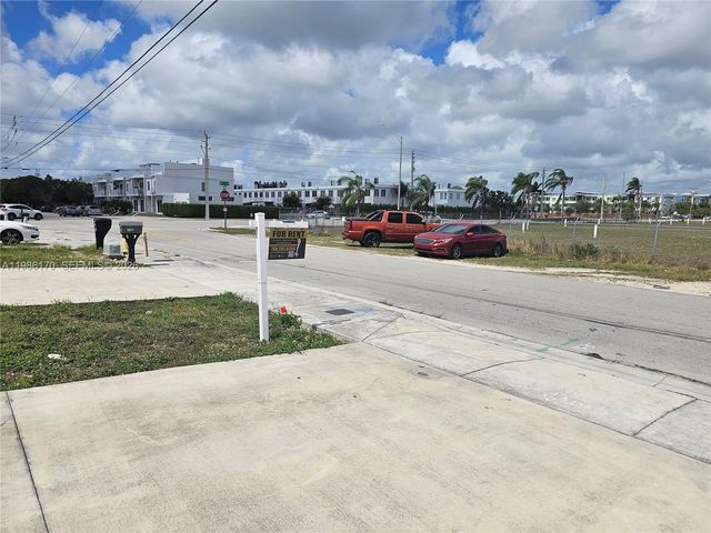 13660 SW 260th St, Homestead, FL 33032