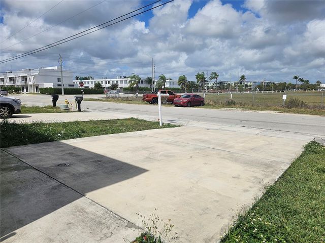 13660 SW 260th St, Homestead, FL 33032