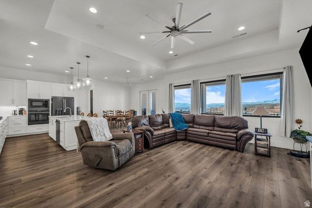 927 N GRAND HEIGHTS DR, St. George, UT 84770