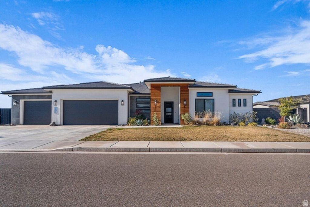 927 N GRAND HEIGHTS DR, St. George, UT 84770