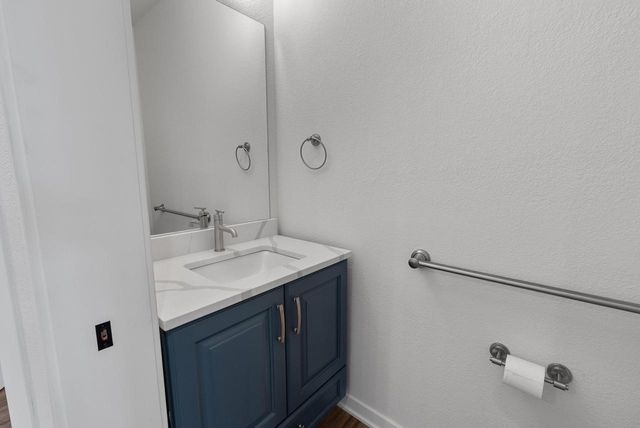 10915 W Wisconsin AVENUE, Wauwatosa, WI 53226