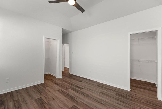 10915 W Wisconsin AVENUE, Wauwatosa, WI 53226