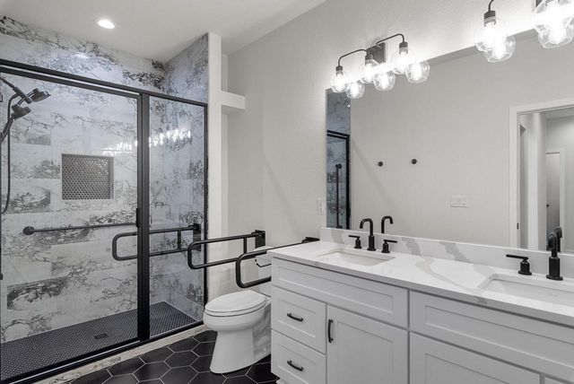 10915 W Wisconsin AVENUE, Wauwatosa, WI 53226