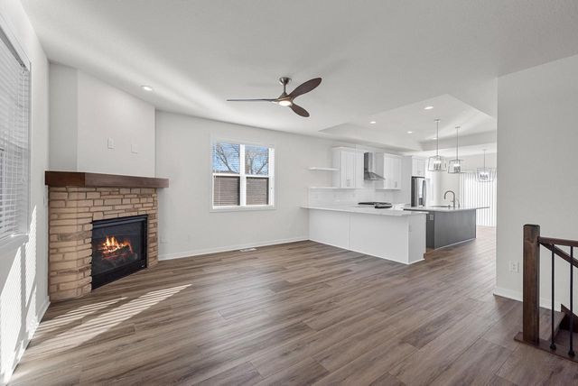 10915 W Wisconsin AVENUE, Wauwatosa, WI 53226