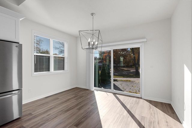 10915 W Wisconsin AVENUE, Wauwatosa, WI 53226