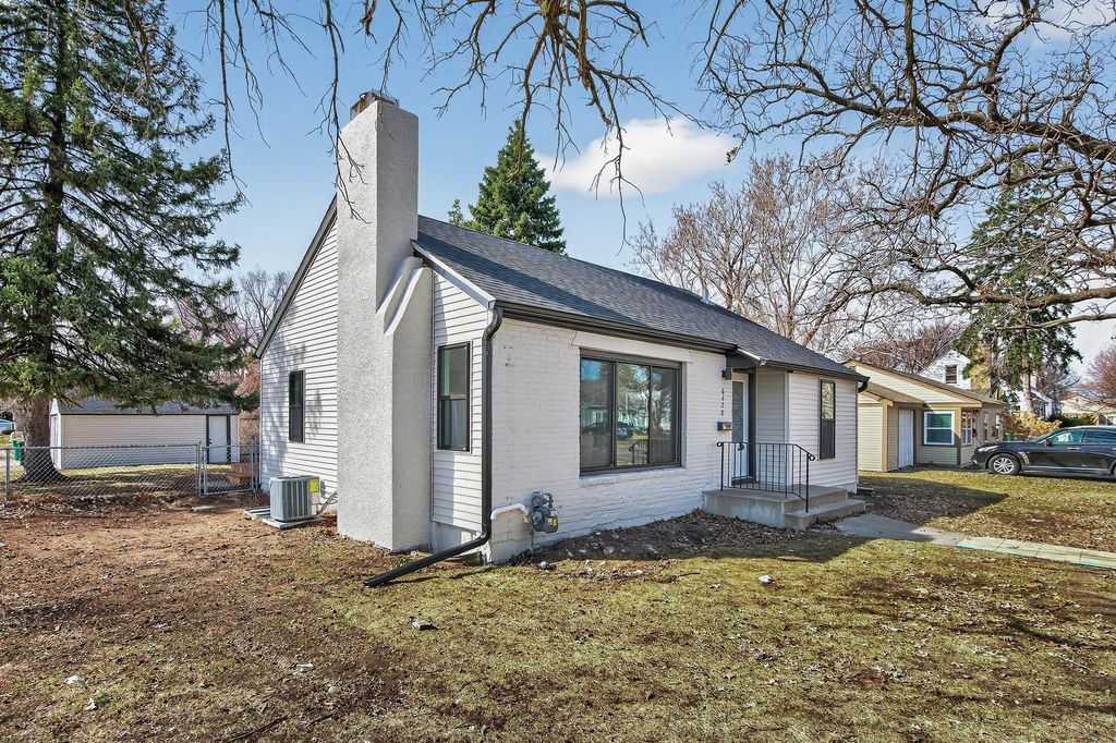 6420 Grand Avenue S, Richfield, MN 55423