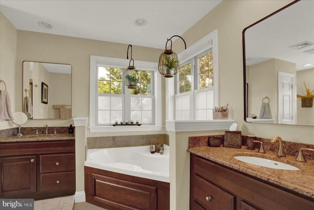 504 NURSERY DR S, Mechanicsburg, PA 17055