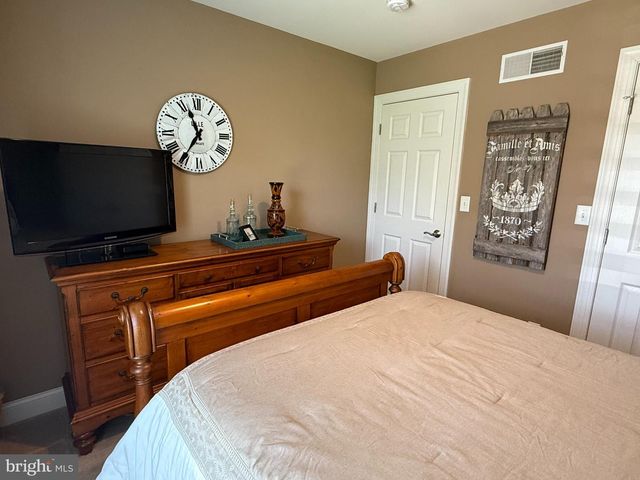 504 NURSERY DR S, Mechanicsburg, PA 17055