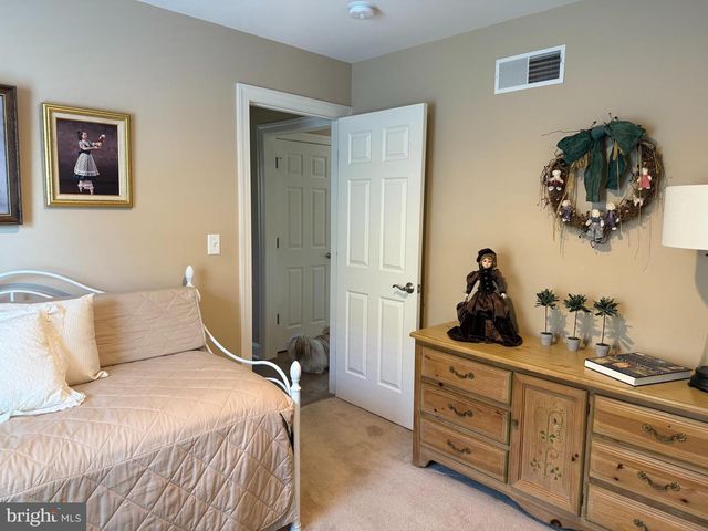 504 NURSERY DR S, Mechanicsburg, PA 17055