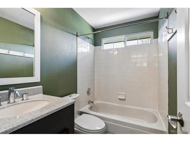 7 Vinca, Littleton, CO 80127