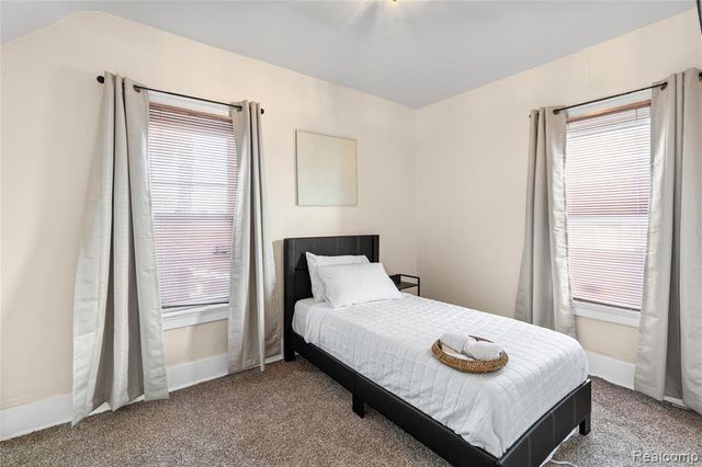 911 E 7th Street, Flint, MI 48503