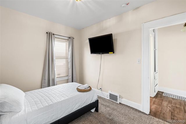 911 E 7th Street, Flint, MI 48503