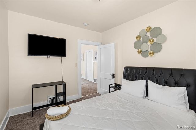 911 E 7th Street, Flint, MI 48503