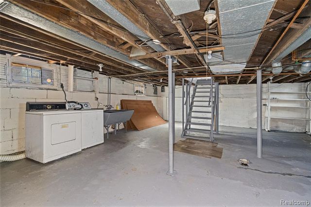 911 E 7th Street, Flint, MI 48503