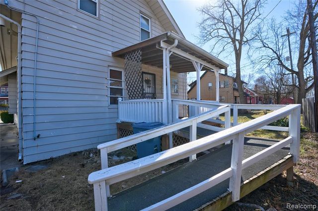 911 E 7th Street, Flint, MI 48503