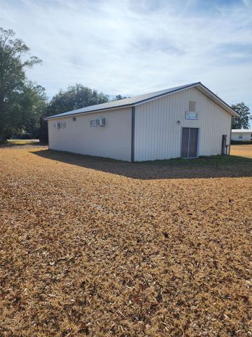 12770 NW Myers Ann Street, Bristol, FL 32321