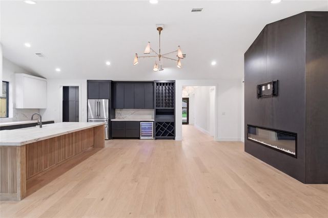 2023 Viking Dr Drive, Houston, TX 77018