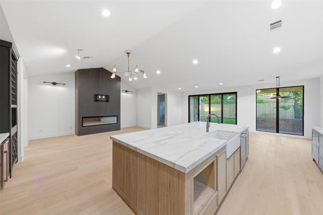 2023 Viking Dr Drive, Houston, TX 77018