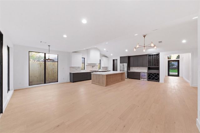 2023 Viking Dr Drive, Houston, TX 77018