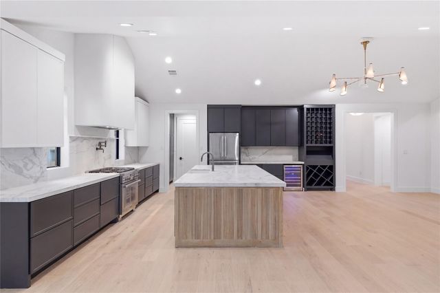 2023 Viking Dr Drive, Houston, TX 77018
