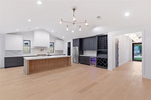 2023 Viking Dr Drive, Houston, TX 77018