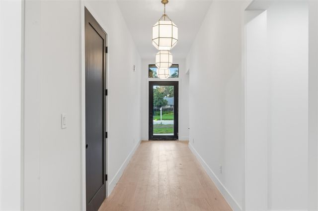 2023 Viking Dr Drive, Houston, TX 77018