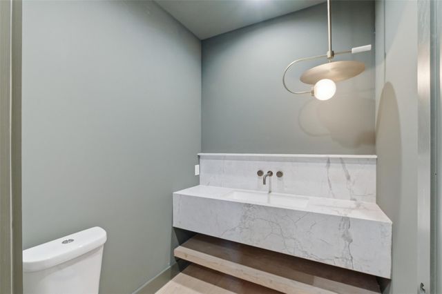 2023 Viking Dr Drive, Houston, TX 77018