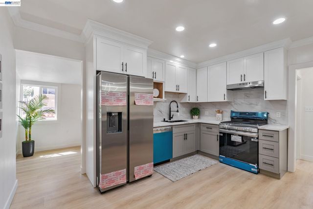 2720 Short St, Oakland, CA 94619