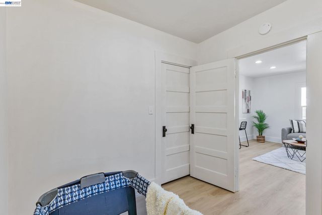 2720 Short St, Oakland, CA 94619