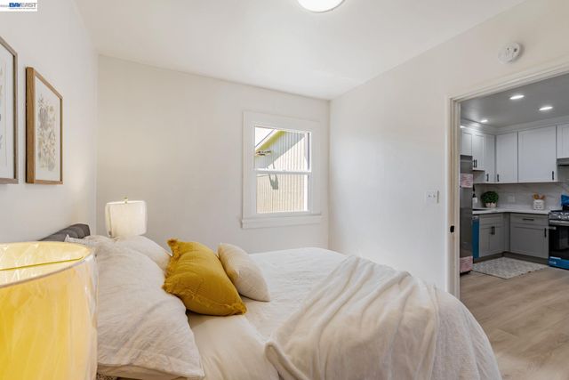 2720 Short St, Oakland, CA 94619