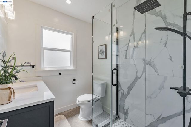 2720 Short St, Oakland, CA 94619