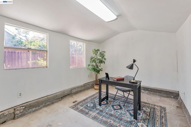 2720 Short St, Oakland, CA 94619