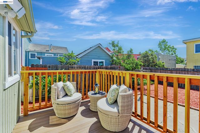 2720 Short St, Oakland, CA 94619