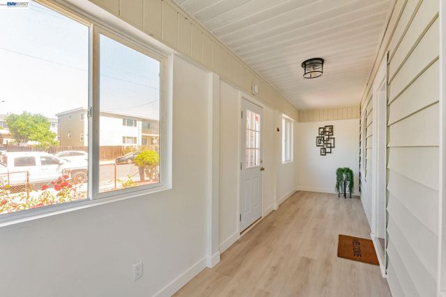 2720 Short St, Oakland, CA 94619