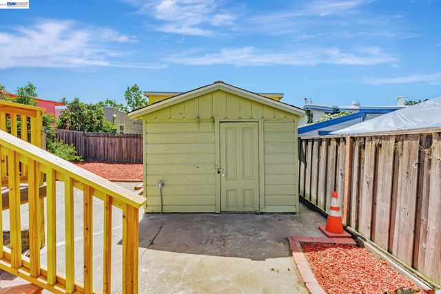 2720 Short St, Oakland, CA 94619