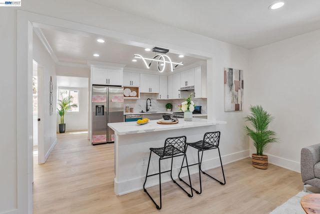 2720 Short St, Oakland, CA 94619