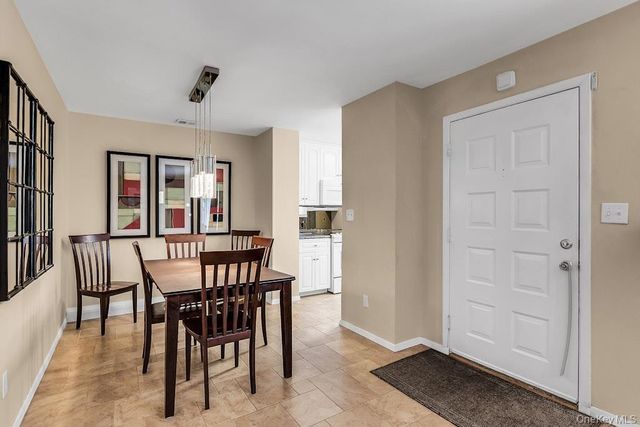 224 Springmeadow Drive F, Holbrook, NY 11741