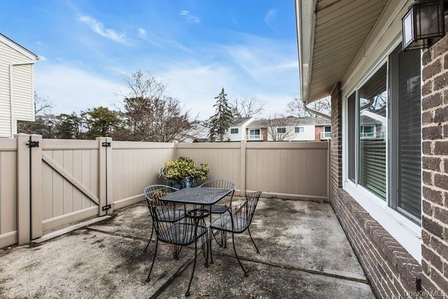 224 Springmeadow Drive F, Holbrook, NY 11741