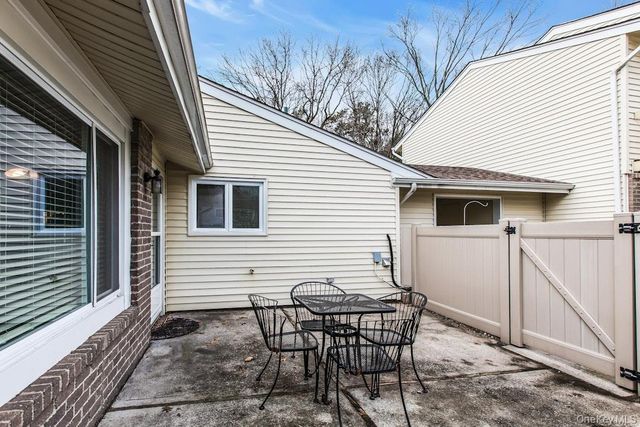 224 Springmeadow Drive F, Holbrook, NY 11741