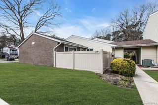 224 Springmeadow Drive F, Holbrook, NY 11741