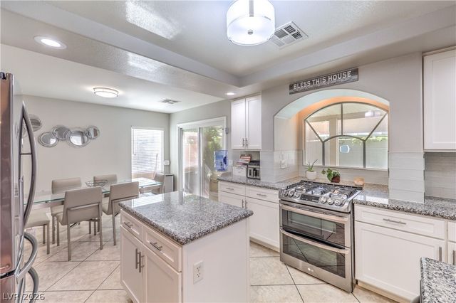 873 Eureka Falls Court, Henderson, NV 89052