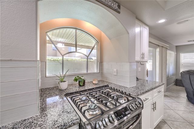 873 Eureka Falls Court, Henderson, NV 89052