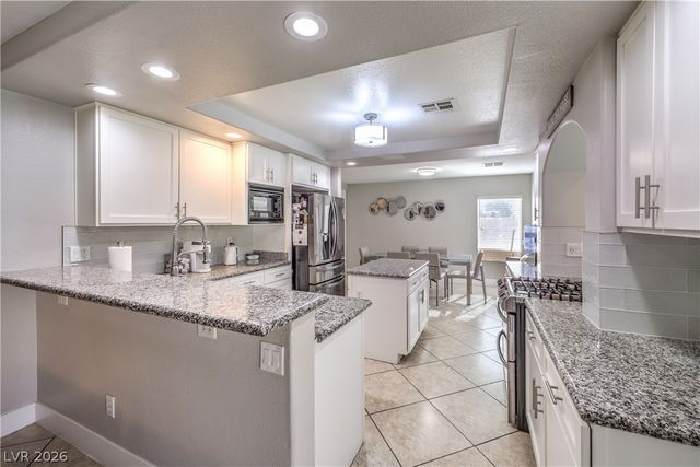 873 Eureka Falls Court, Henderson, NV 89052
