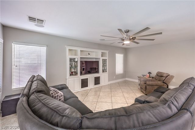 873 Eureka Falls Court, Henderson, NV 89052