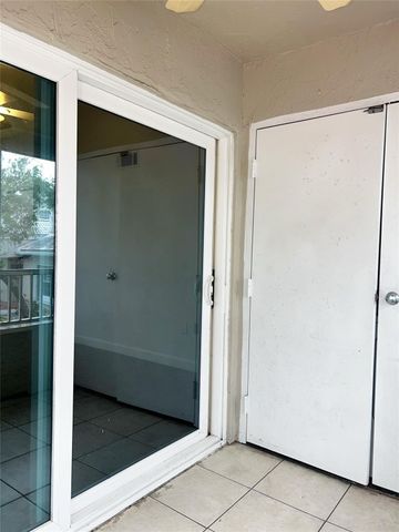 2850 N Oakland Forest Drive 215, Oakland Park, FL 33309