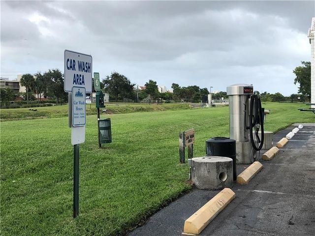 2850 N Oakland Forest Drive 215, Oakland Park, FL 33309