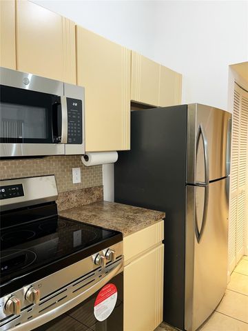 2850 N Oakland Forest Drive 215, Oakland Park, FL 33309