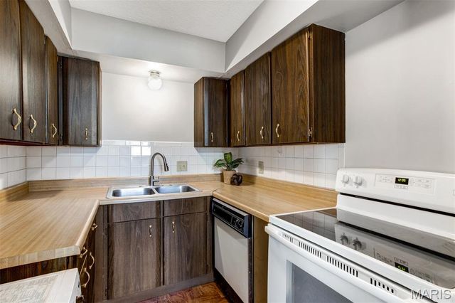 113 Lemans Court 113, Lake St Louis, MO 63367