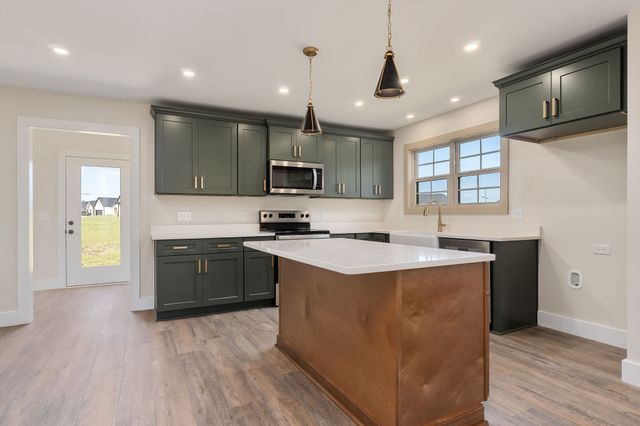 1354 Duck Pond Rd, Sparta, TN 38583