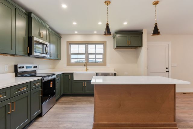 1354 Duck Pond Rd, Sparta, TN 38583